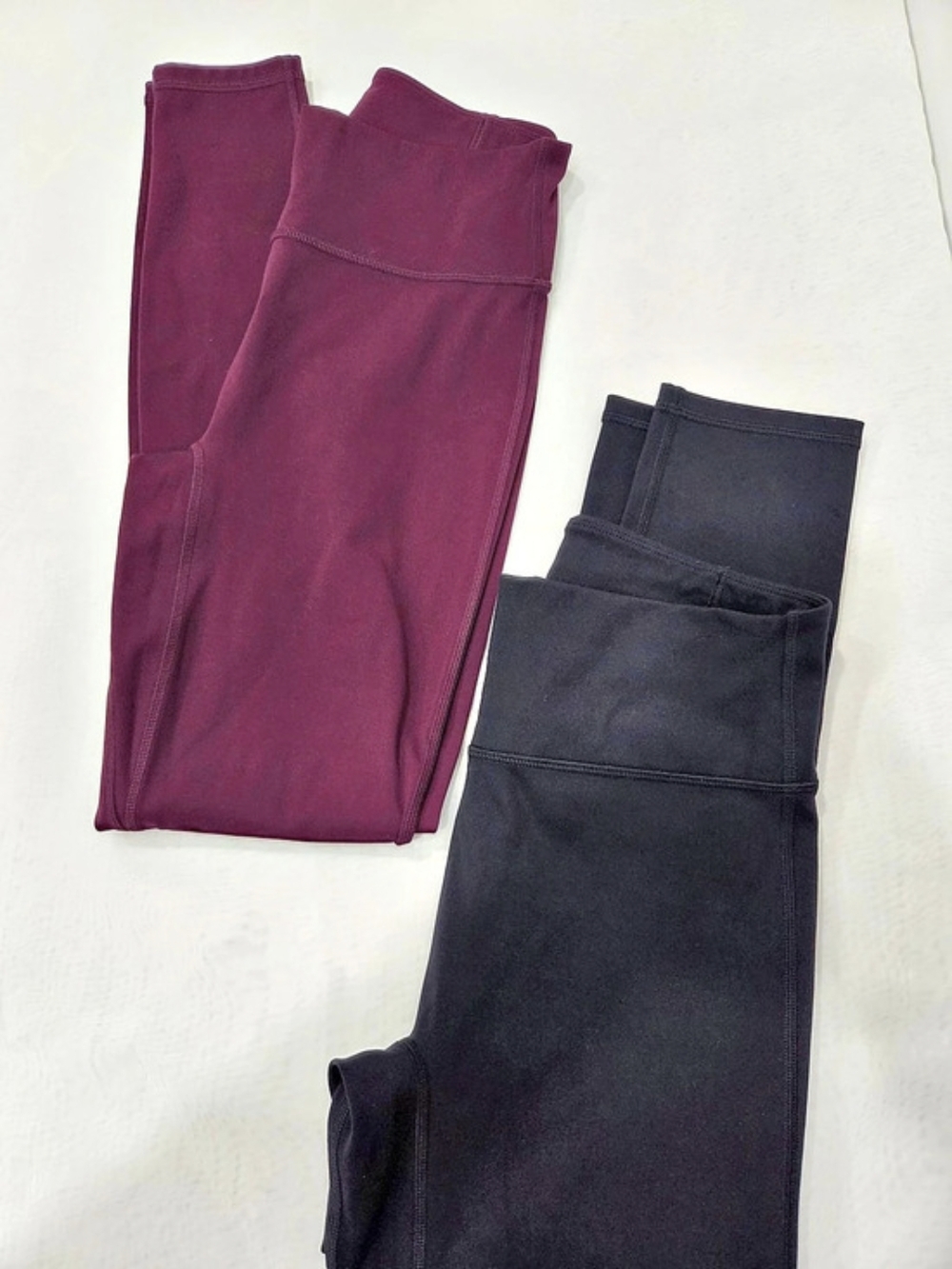 Fabletics Motion365 High-Waisted Legging High-Waisted Leggings Black & Purple